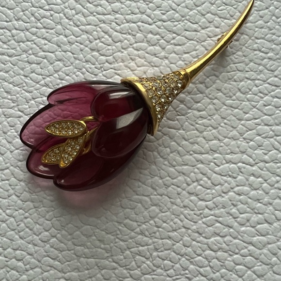 PURPLE IRIS FLOWER NOLAN MILLER SIGNED LUCITE RHINESTONE BROOCH PIN VINTAGE - Picture 3 of 5